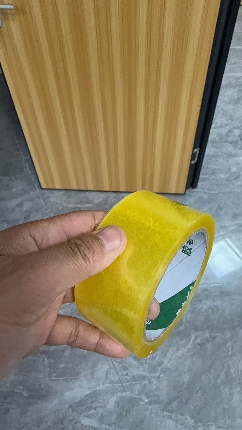 Funkcija in značilnosti tesnilnega traku, močnega orodja v industriji embalažnih materialov